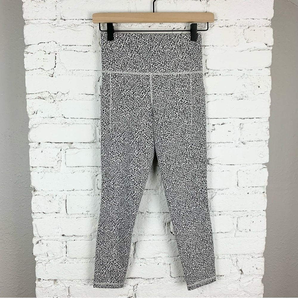 Athleta Salutation Stash Textured Tights Leggings Black White Leopard Animal XS - Picture 2 of 13
